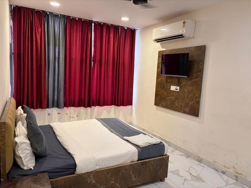 PLAY HOTEL GOLDEN RIVAAH Indirapuram - image 11