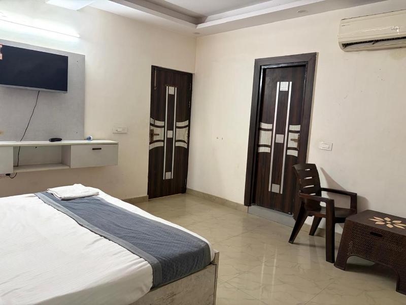PLAY HOTEL GOLDEN RIVAAH Indirapuram - image 18