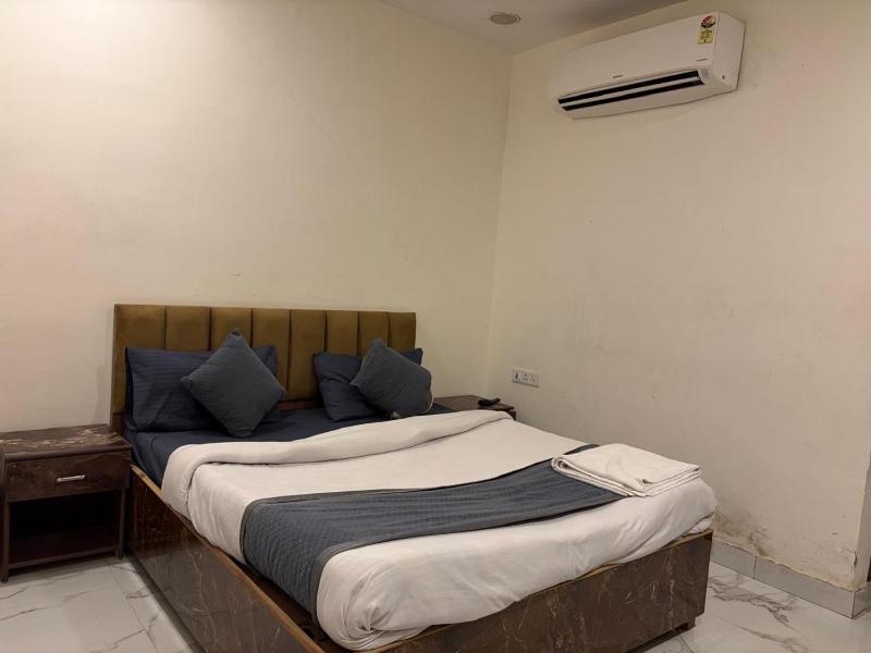 PLAY HOTEL GOLDEN RIVAAH Indirapuram - image 12