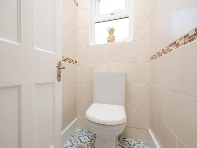 46 Ashville Avenue - image 6