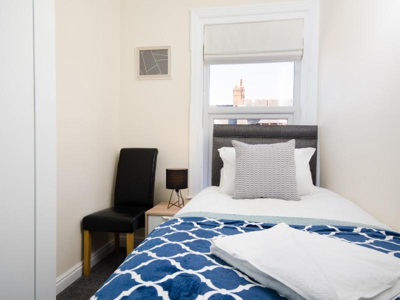 46 Ashville Avenue - image 5