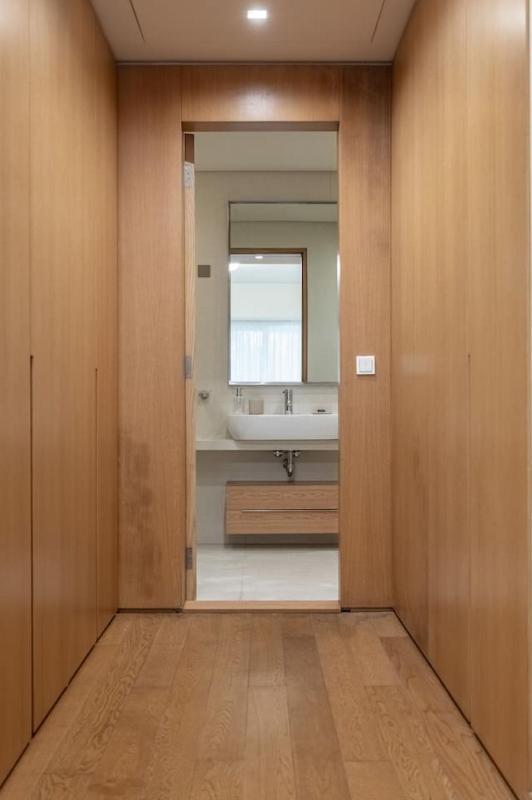 Gorgeous 2 Bed Home In Downtown - image 3