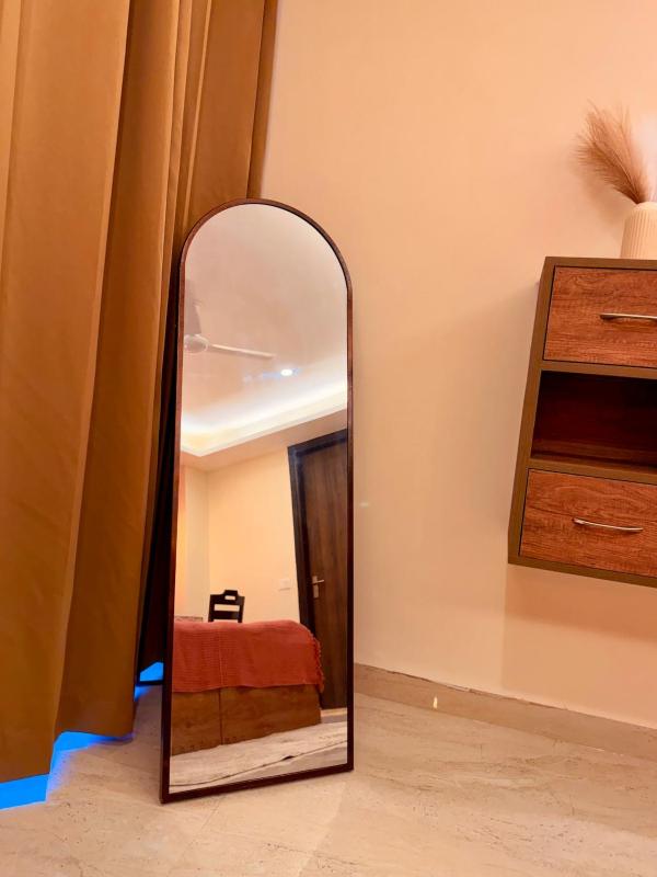 Luxury 1BHK on Golf Course Road with Self Check In - image 25