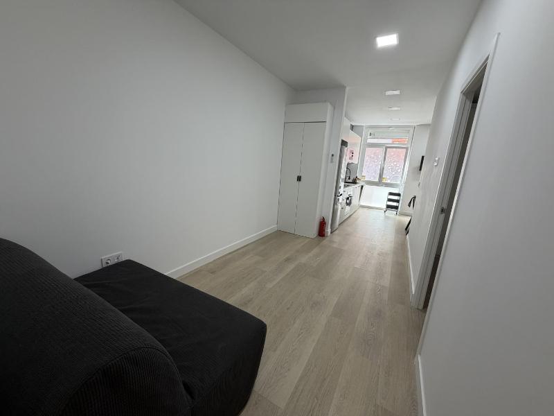 Piso Reformado con Patio en Ventas estancia larga - image 6