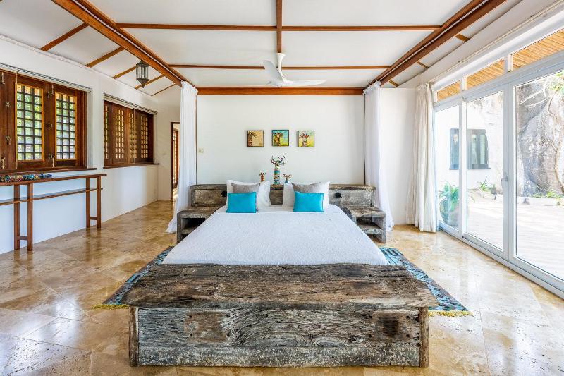 Tequila Sunrise Beach Villa-Diani Beach - image 4