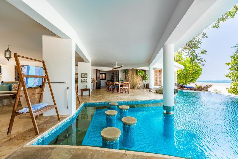 Tequila Sunrise Beach Villa-Diani Beach - image 3