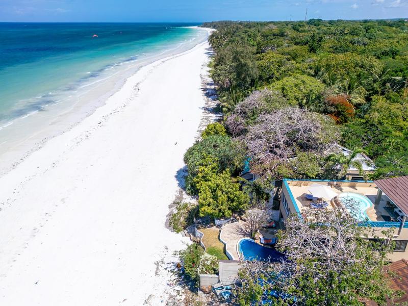 Tequila Sunrise Beach Cabana - Diani Beach - image 15