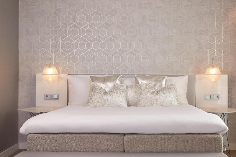 Wellness Suite White image 3