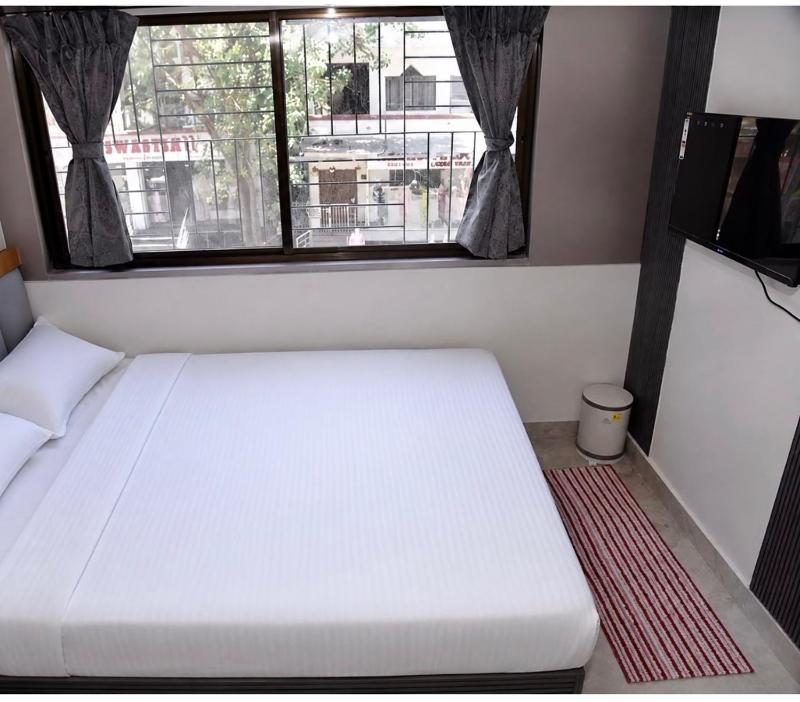 Narayan Executive Aurangpura Gulmandi - image 6