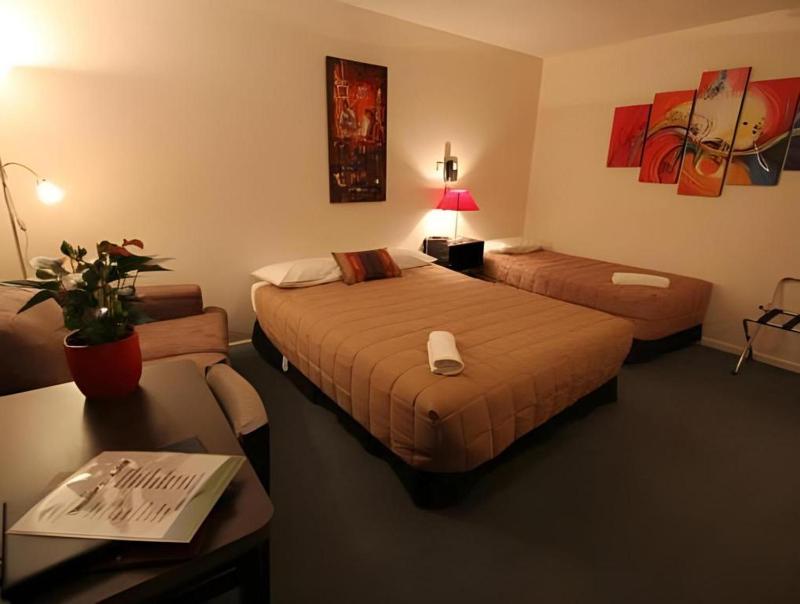 Avalon Motels - image 24