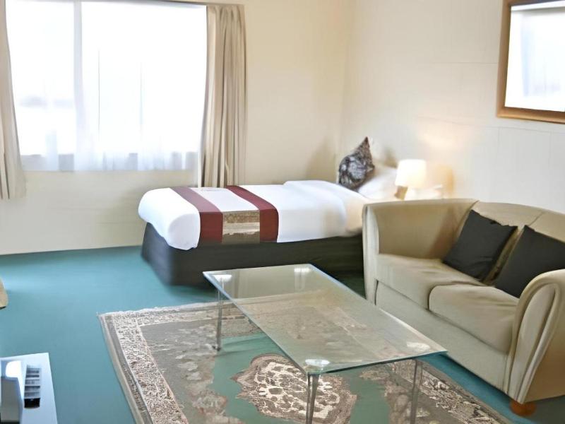 Barcelona Motel - image 7