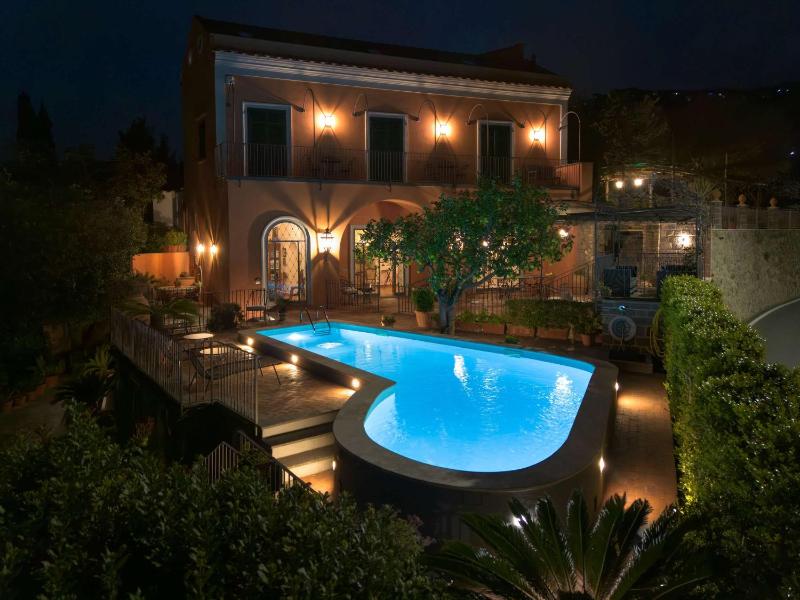 Antique Villa Lucia by Feeling Italy in Town Center with Pool Sea Views and Daily Housekeeping - image 10
