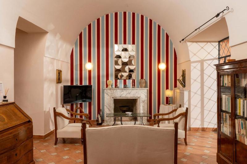 Antique Villa Lucia by Feeling Italy in Town Center with Pool Sea Views and Daily Housekeeping - image 27