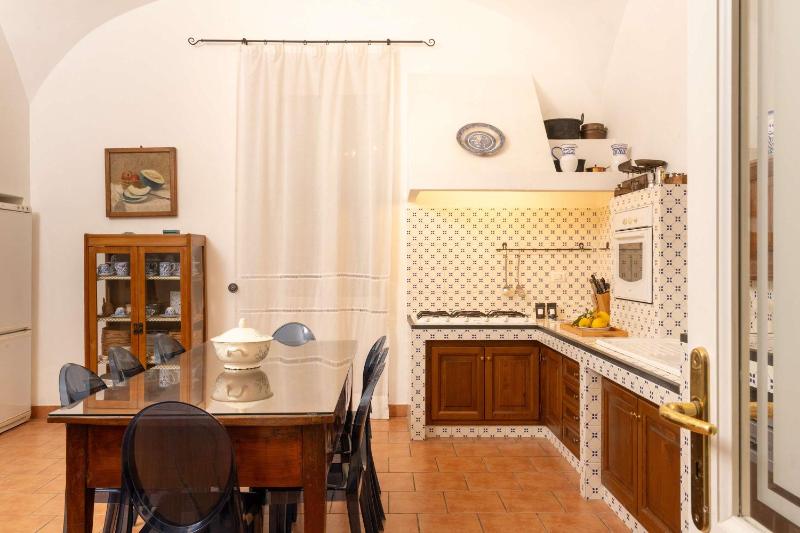 Antique Villa Lucia by Feeling Italy in Town Center with Pool Sea Views and Daily Housekeeping - image 22