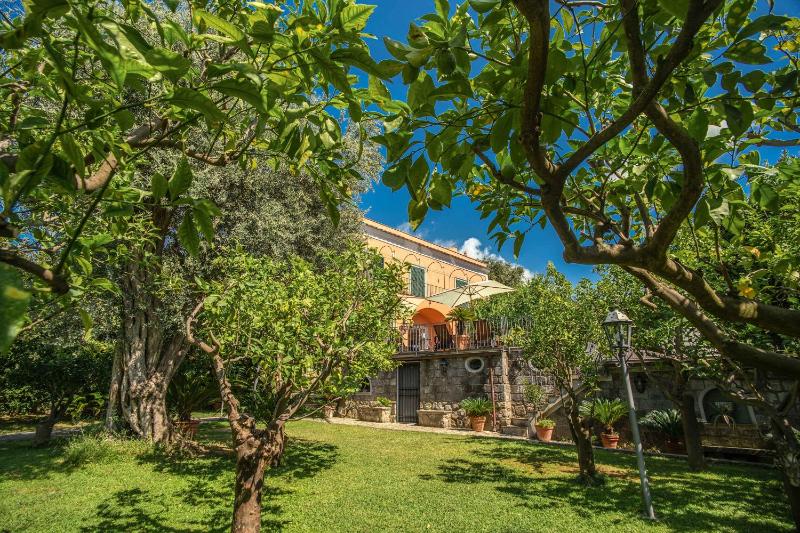 Antique Villa Lucia by Feeling Italy in Town Center with Pool Sea Views and Daily Housekeeping - image 8