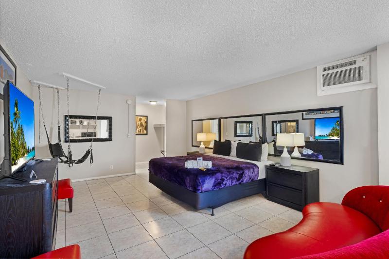 RoofTop Resort - Adults Only - Clothing Optional - Hollywood Beach - image 1