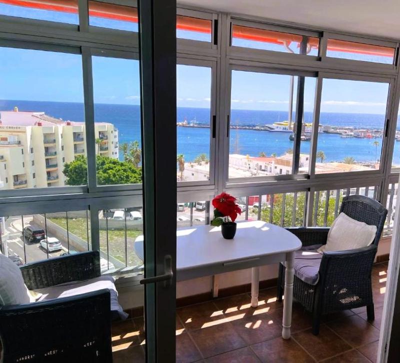 Panoramic Seaview Beachfront Playa Los Cristianos - image 1