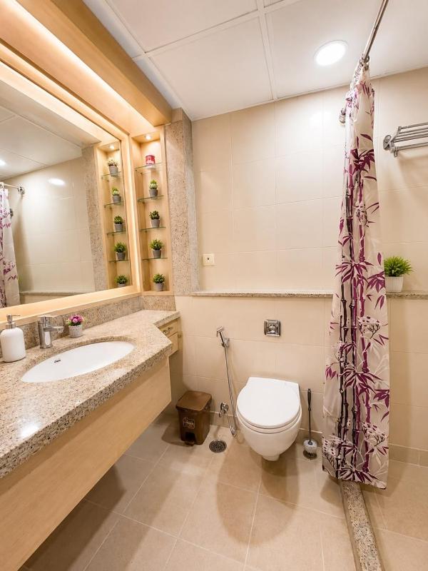 Spacious Luxury Room with View studio flat - image 2