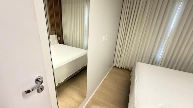 Blend Marista Luxo! Ar no quarto e na sala! Cozinha pra Café da manhã ou buffet na mesma torre! Restaurante em frente e Empório Prime na esquina! - image 4