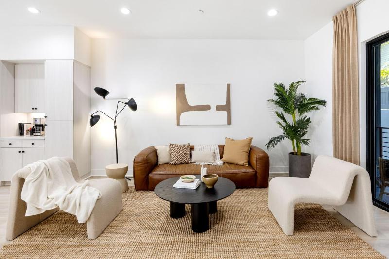 NEW Echo Park 3BR Home with Rooftop Deck And Views - image 1