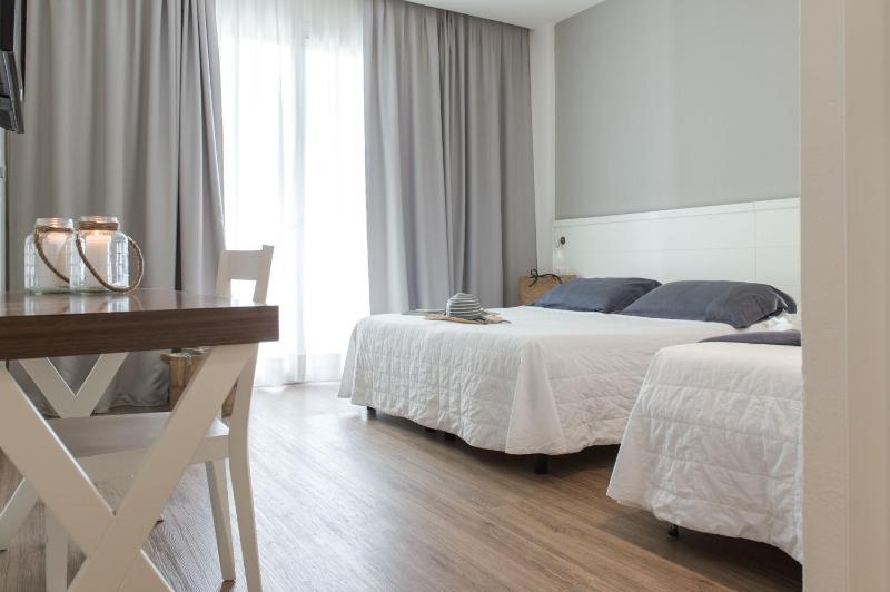 Superior Double Room image 3