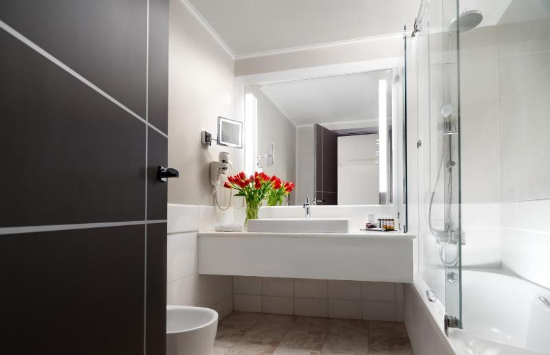 Junior Suite image 2