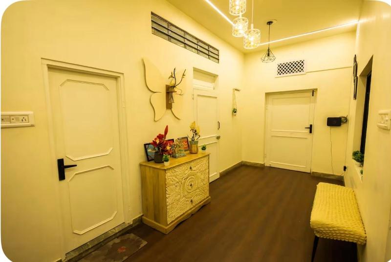 Cozy 2 BHK Private apartment in city - image 14