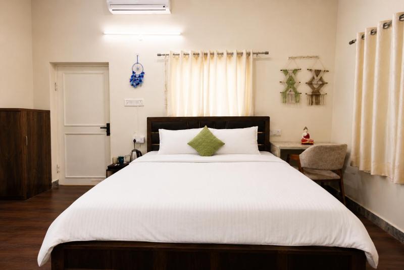 Cozy 2 BHK Private apartment in city - image 4