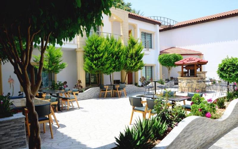 Nagas Premium Hotel - image 8