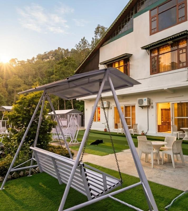 Heera Lodge Kasauli - image 1