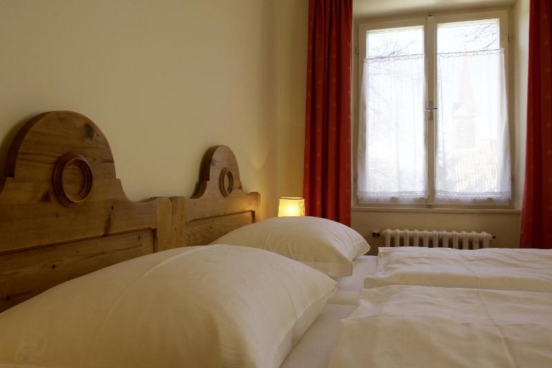 Small Double Room image 4