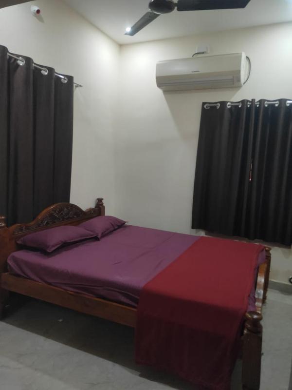 Rudhra Family Stay - image 8