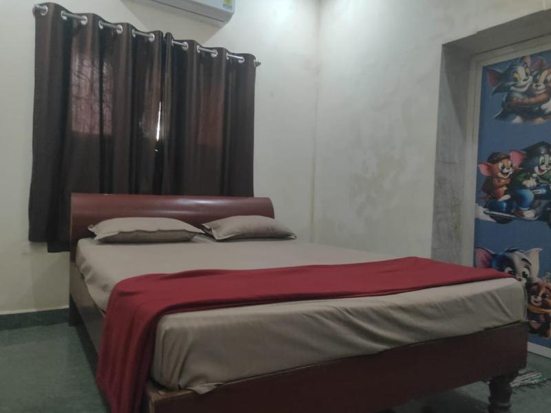 Rudhra Family Stay - image 7