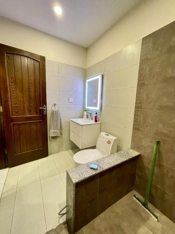 Luxury 2 BHK Apartment Near Lyallpur Galleria - image 6