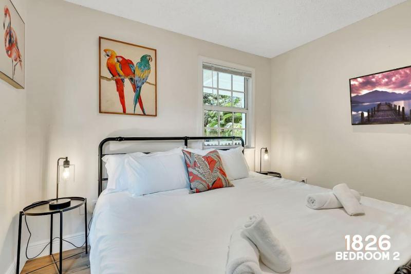 3-Home Compound 12BR 7BA w-Pool & BBQ Sleeps 24 - image 3