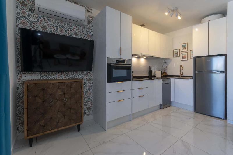Costa Caleta 1 - Two Bed - image 22