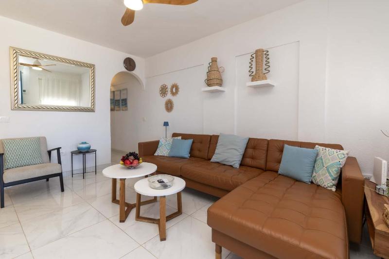 Costa Caleta 1 - Two Bed - image 43