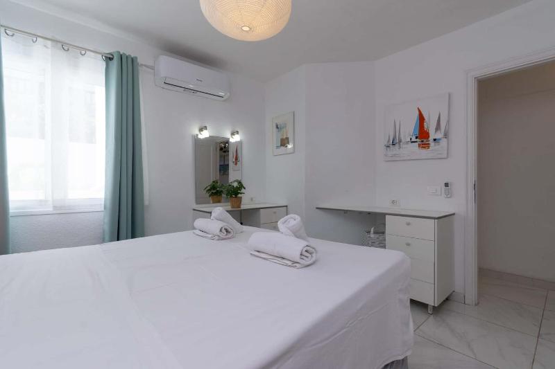 Costa Caleta 1 - Two Bed - image 42