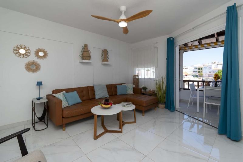 Costa Caleta 1 - Two Bed - image 31