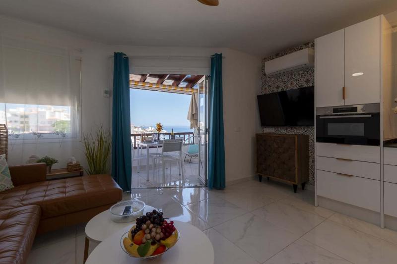 Costa Caleta 1 - Two Bed - image 9