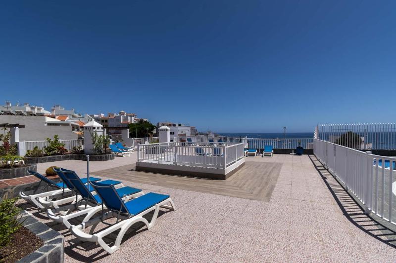 Costa Caleta 1 - Two Bed - image 29