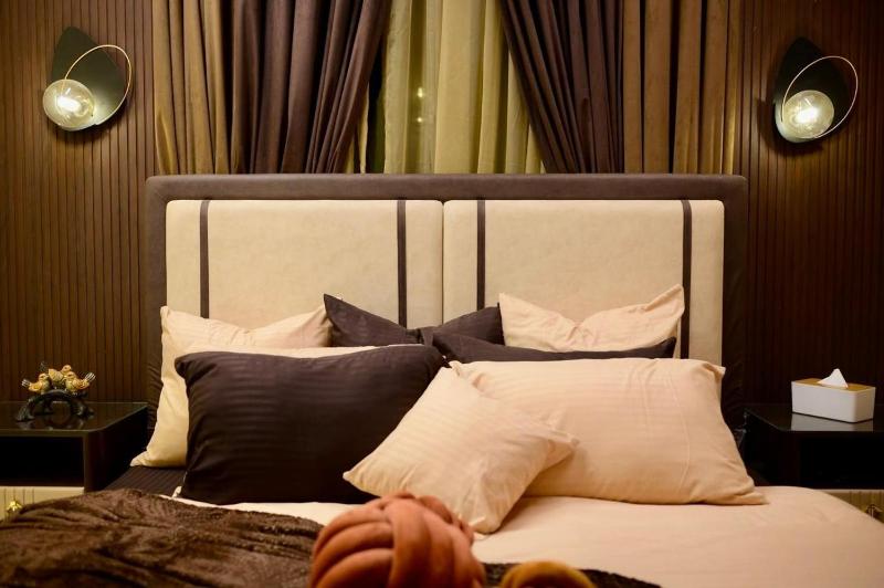 PannaCotta Premium 1BHK & 2BHK DHA Phase 7 Jami - image 8