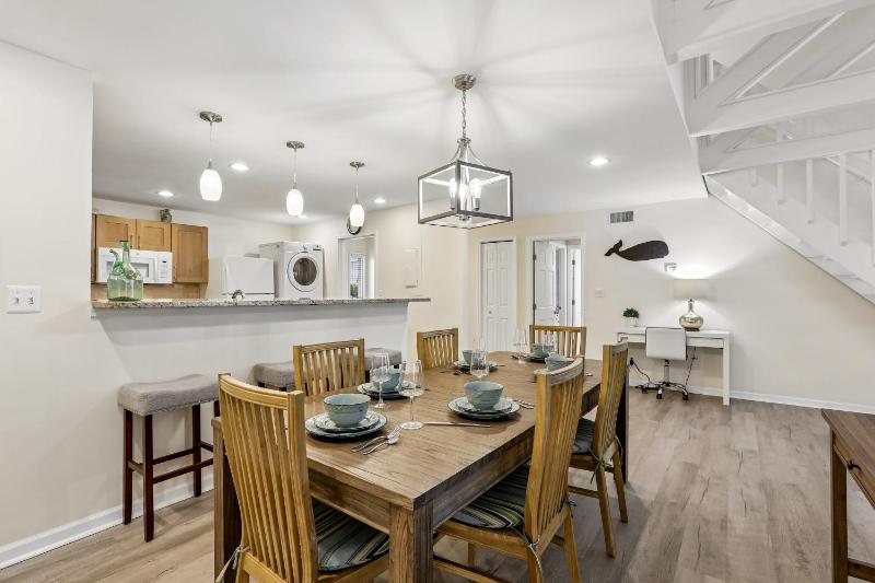 795 Queens Grant - image 5