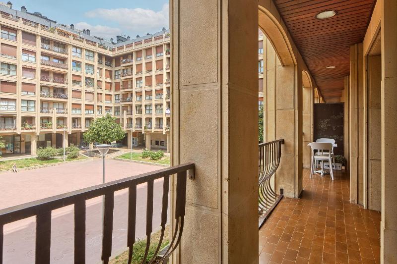 Bermingham - Basque Stay - image 17