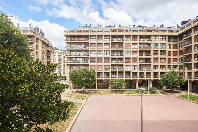 Bermingham - Basque Stay - image 19