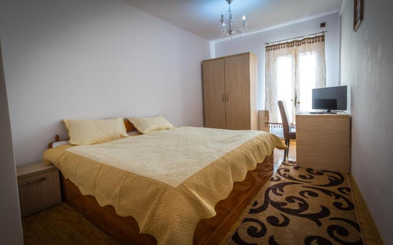 Double Room image 2