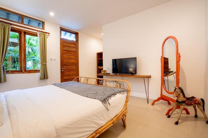 50m to Berawa Beach NU Boutique Hotel Free Gym King size bed - image 2