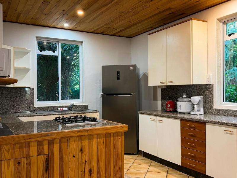 Tipaerui House 2 bedroom house near the center - image 9