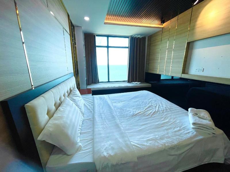 Mường Thanh Viễn Triều - Beachfront Apartment - image 15