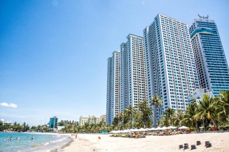 Mường Thanh Viễn Triều - Beachfront Apartment - image 4